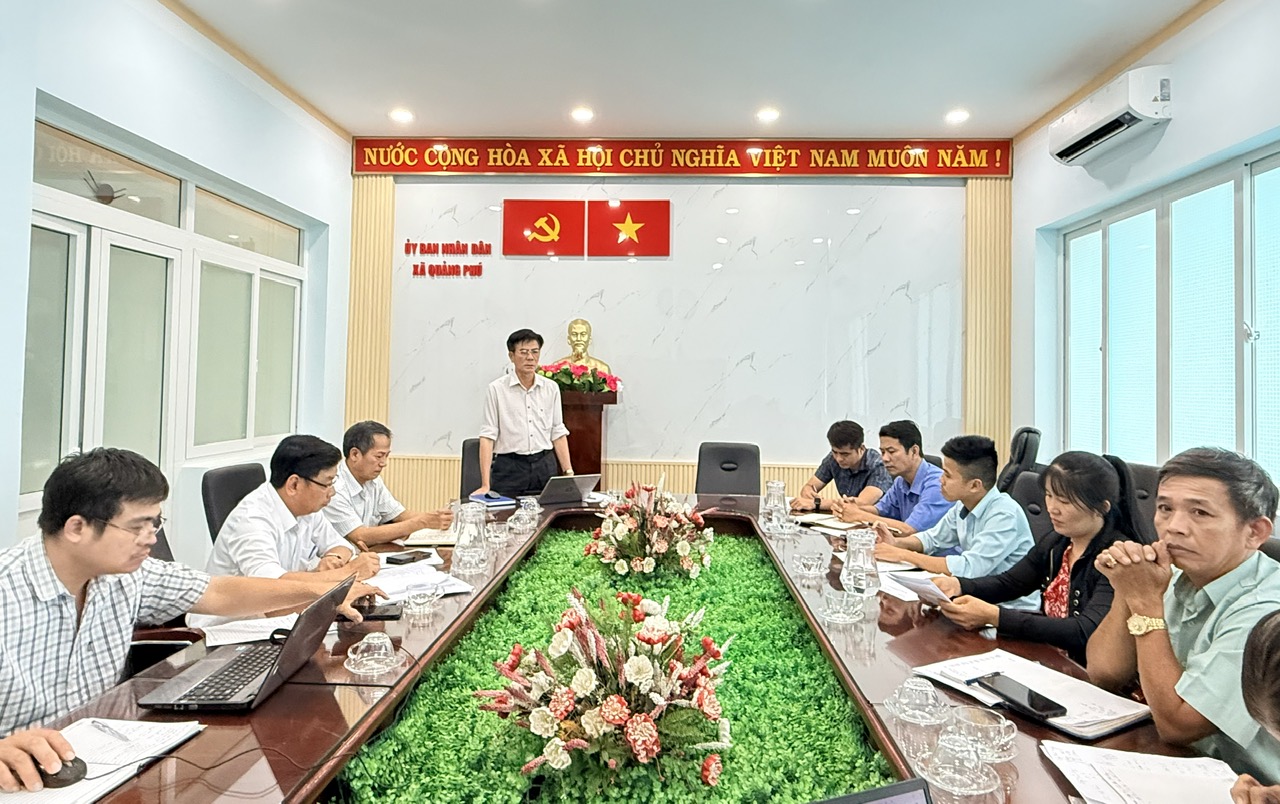 UBND xã Quảng Phú làm. việc với Trạm Chăn nuôi và Thú y khu vực Buôn Đôn về công tác quản lý và phòng, chống dịch tả lợn châu Phi